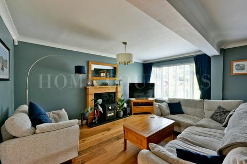 67 Frampton Road, Potters Bar, EN6 1JF