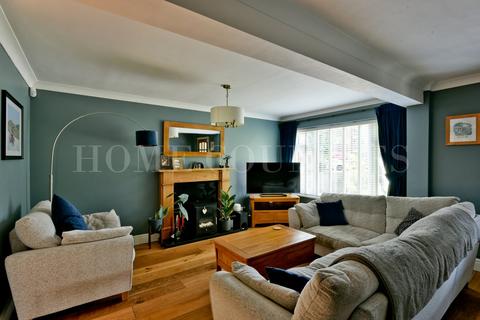 67 Frampton Road, Potters Bar, EN6 1JF