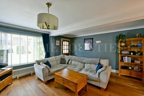 67 Frampton Road, Potters Bar, EN6 1JF