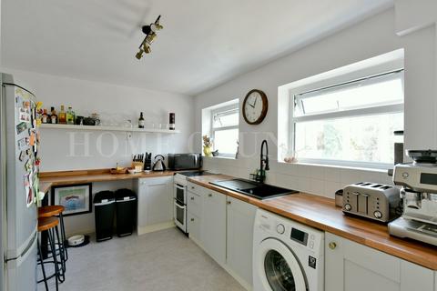 67 Frampton Road, Potters Bar, EN6 1JF