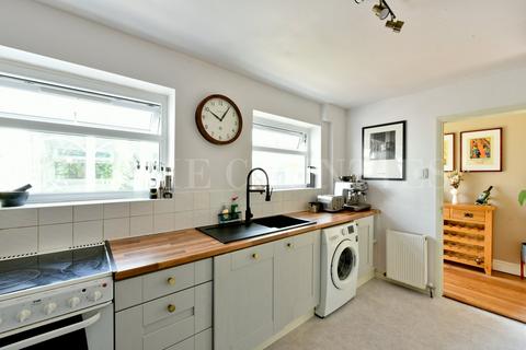 67 Frampton Road, Potters Bar, EN6 1JF