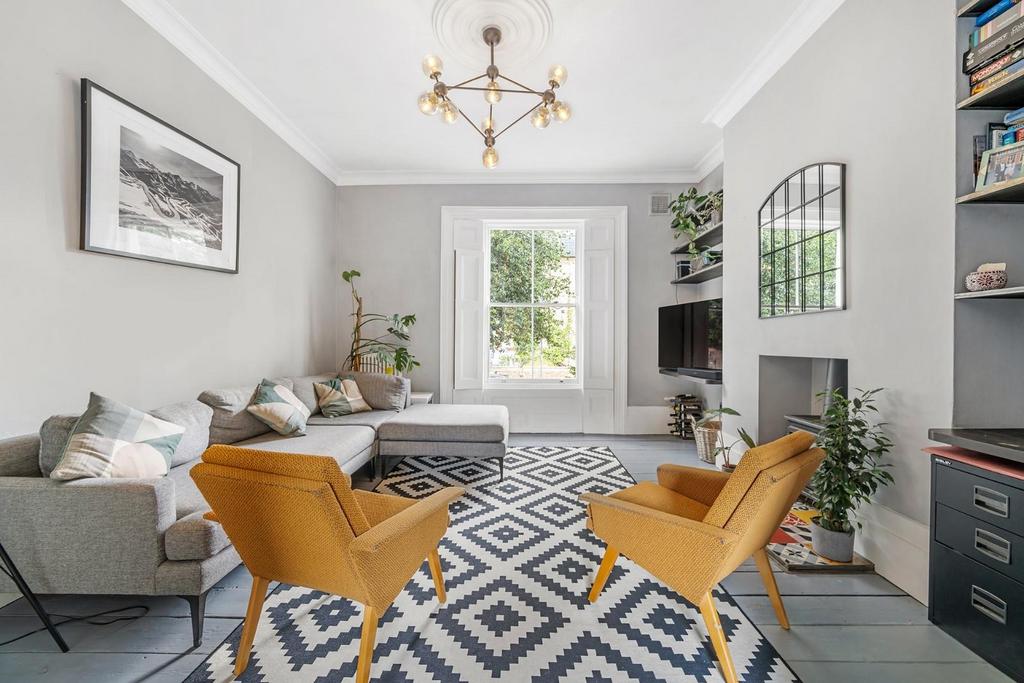 Loughborough Road, SW9 2 bed flat for sale £635,000