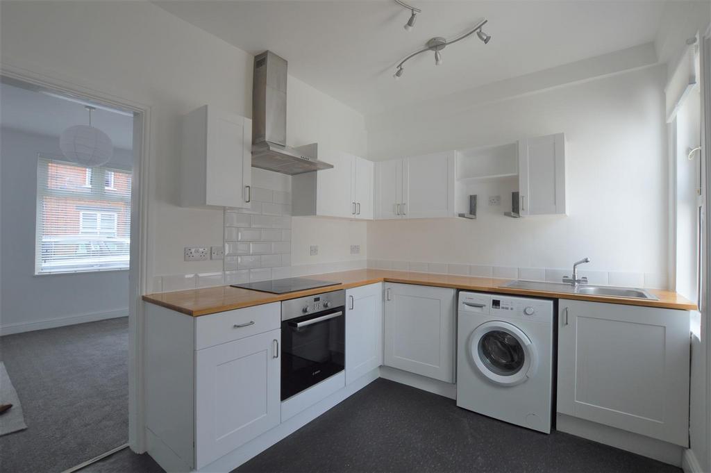 Mafeking Street, Harrogate HG1 2 bed terraced house £795 pcm (£183 pw)