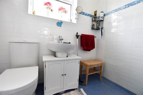 9 Beverley Road, Kirk Ella, Hull, HU10 7AA