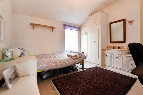 9 Beverley Road, Kirk Ella, Hull, HU10 7AA