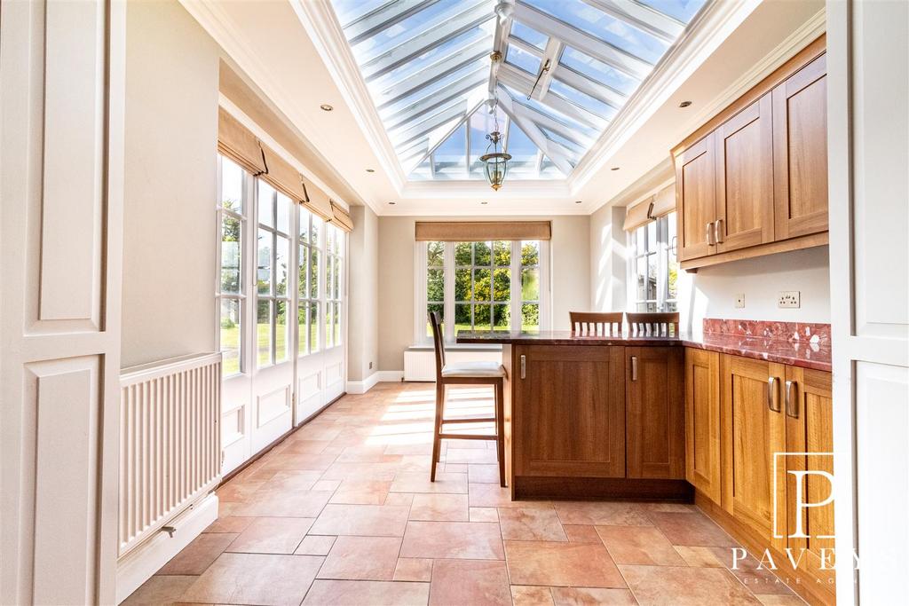 Open plan kitchen diner