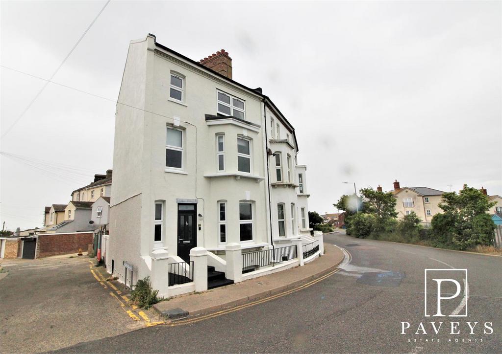 The Parade, Walton On The Naze 6 bed townhouse for sale £400,000