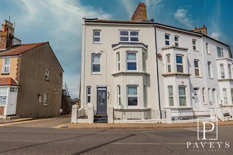 4 bedroom townhouse for sale, The Parade, Walton On The Naze