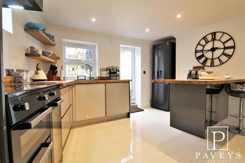 4 bedroom townhouse for sale, The Parade, Walton On The Naze