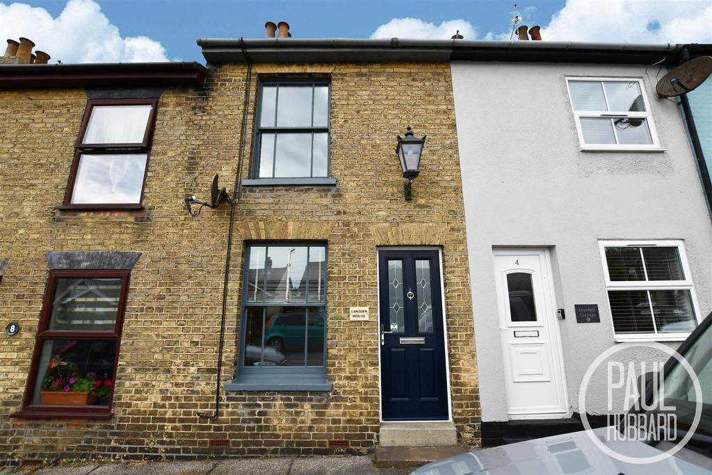 Wilson Road, Pakefield, Lowestoft 2 bed terraced house £775 pcm (£179 pw)