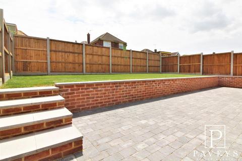 3 bedroom detached bungalow for sale, Butchers Lane, Walton On The Naze