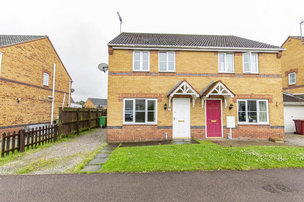 Lings Crescent, North Wingfield... 3 bed semidetached house £155,000