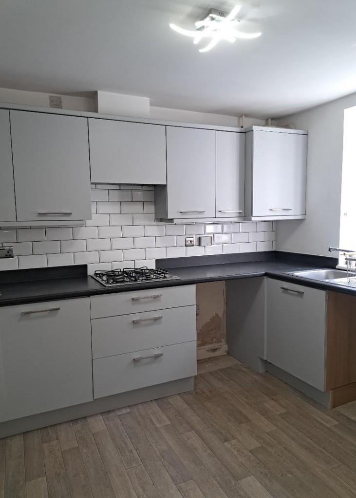 Fountainhead Road, Halifax, HX2 0SR 3 bed semidetached house £900