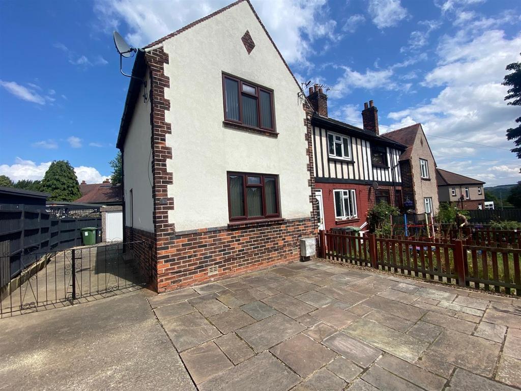 Netherhall Avenue, Rawthorpe, Huddersfield 2 bed end of terrace house £695 pcm (£160 pw)