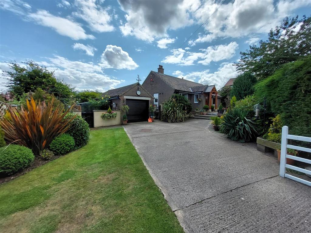 Mill Lane, Cloughton 3 bed detached bungalow for sale £375,000