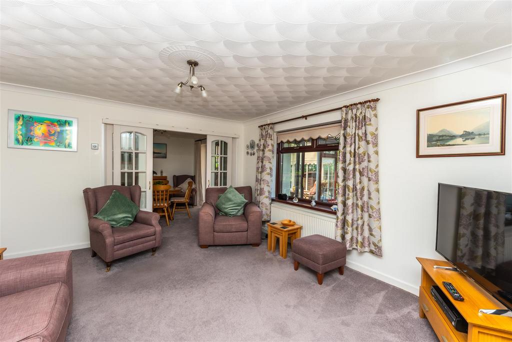 Hendre Park, Llangennech, Llanelli 4 bed bungalow for sale £250,000