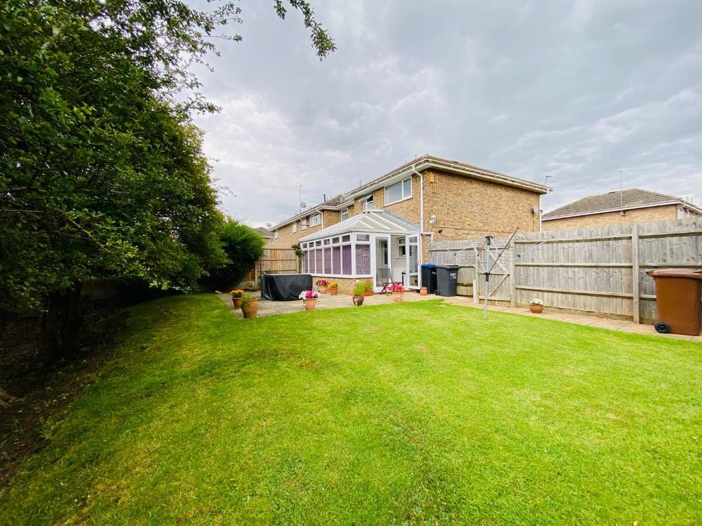 Annesley Close, Abington Vale, Northampton NN3 3 bed end of terrace