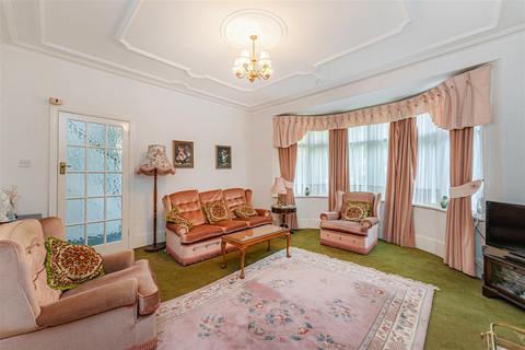 37 Village Road, Enfield, EN1 2ET