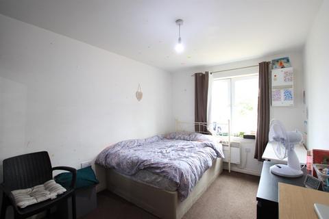 2 bedroom apartment for sale, Blackburn Way, Hounslow TW4