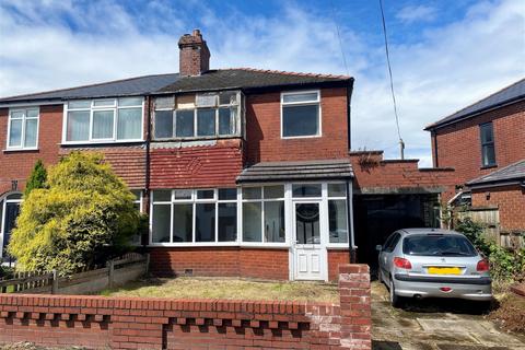 3 bedroom semi-detached house for sale - Kings Road, Shaw