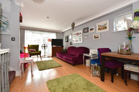 4 bedroom terraced house for sale, Fife Court, Newport Road, Cowes, Isle of Wight