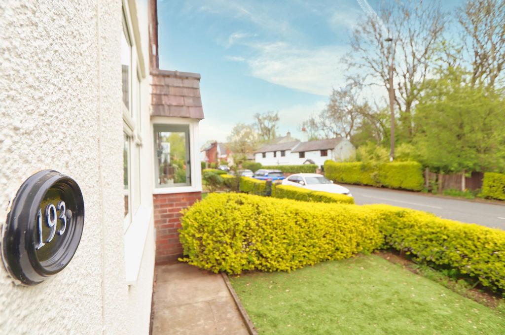 Greenleach Lane, Worsley, M28 2 bed terraced house £325,000