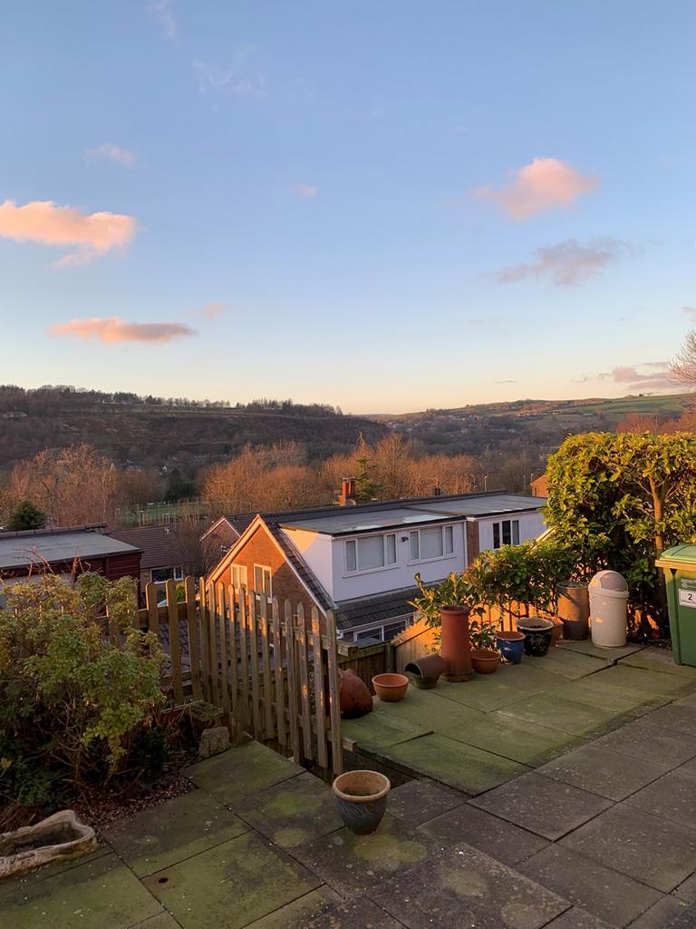 Willow Road, Uppermill OL3 3 bed semidetached house for sale £374,995