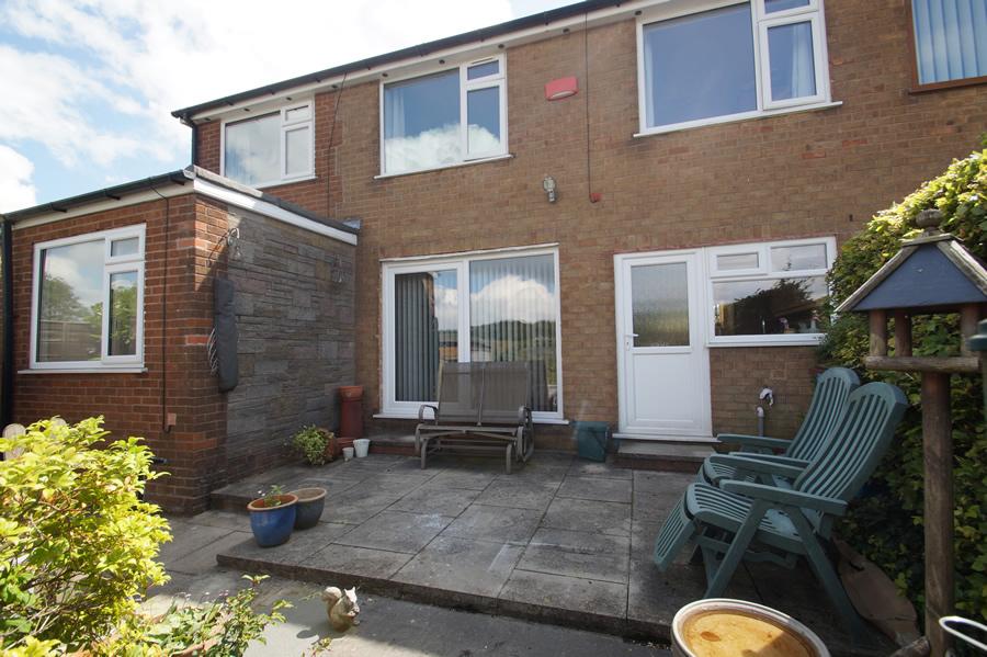 Willow Road, Uppermill OL3 3 bed semidetached house for sale £374,995
