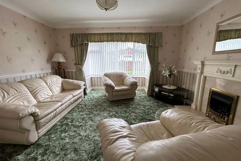 3 bedroom bungalow for sale - Wrekenton Row, Gateshead, Tyne and Wear, NE9 7JE
