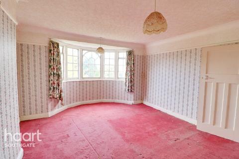 15 Wynchgate, London, N14 6RP
