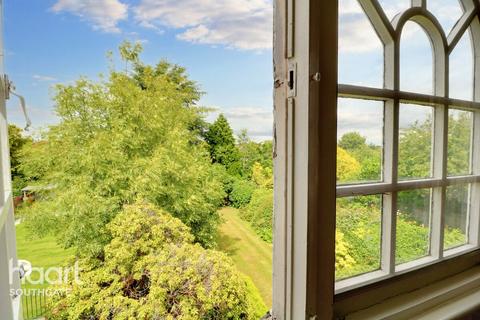 15 Wynchgate, London, N14 6RP