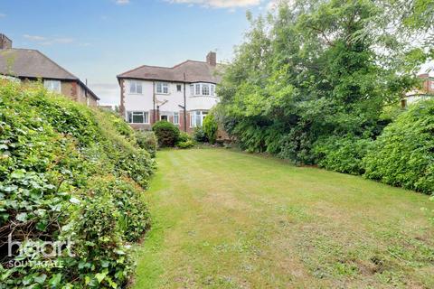 15 Wynchgate, London, N14 6RP