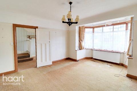 15 Wynchgate, London, N14 6RP
