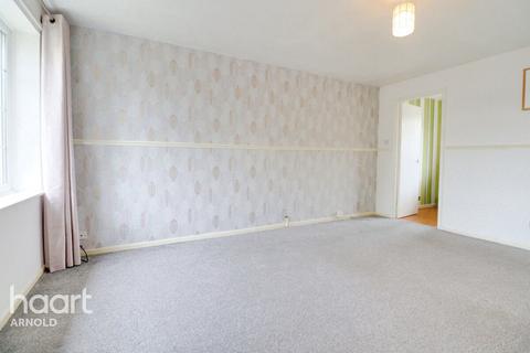 2 bedroom maisonette for sale - Larkspur Avenue, Redhill