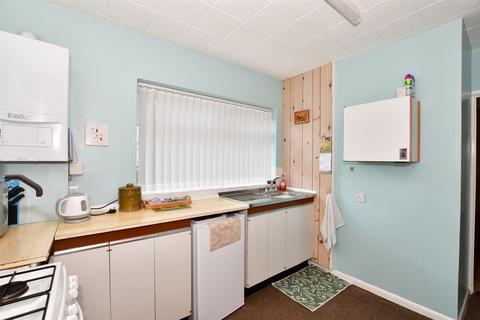 5 Cherry Grove, Tonbridge, TN10 4NA