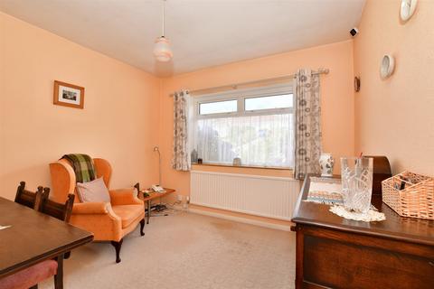 5 Cherry Grove, Tonbridge, TN10 4NA