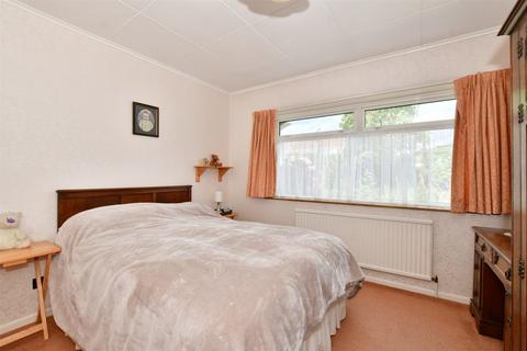 5 Cherry Grove, Tonbridge, TN10 4NA