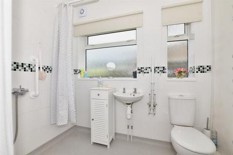 5 Cherry Grove, Tonbridge, TN10 4NA
