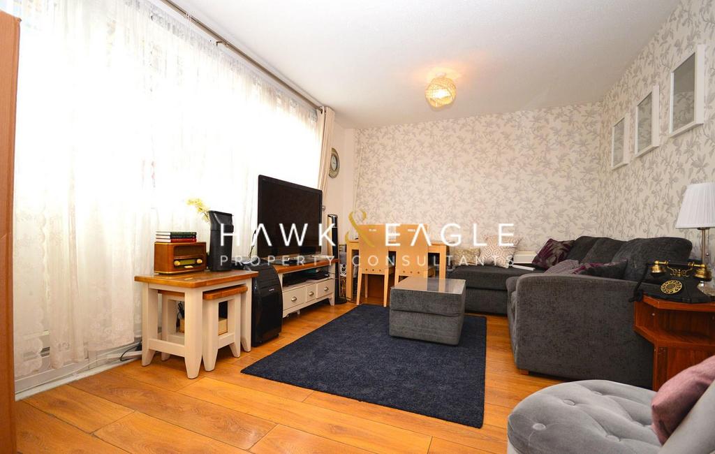 Lipton Road, Pitsea Street, London, E1 3 bed flat £2,665 pcm (£615 pw)