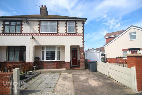 2 bedroom semi-detached house for sale - Darbishire Road,  Fleetwood, FY7