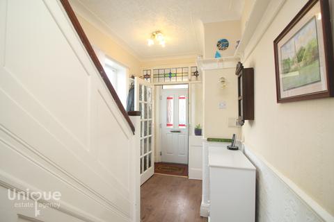 2 bedroom semi-detached house for sale - Darbishire Road,  Fleetwood, FY7