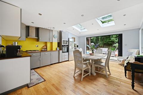 4 bedroom house for sale, Oliver Close, Chiswick, W4
