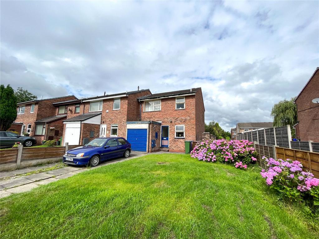 Furness Avenue, AshtonunderLyne, Greater Manchester, OL7 3 bed end of