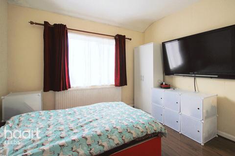 55 Charlton Place, Leeds, LS9 9JP