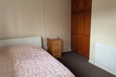 1 bedroom in a house share to rent, St. Mary's Road, London N9