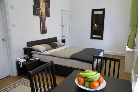 undefined, Fulham Palace Road, Hammersmith, London W6