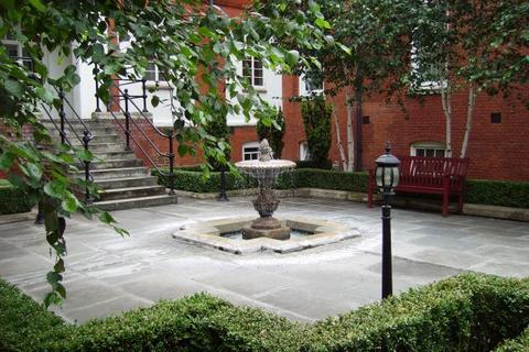 undefined, Fulham Palace Road, Hammersmith, London W6