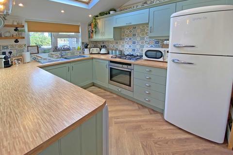 9 Riviera Terrace, Exminster, Exeter, EX6 8DS