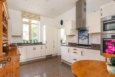 12 Milesdown Place, Winchester, SO23 0AG