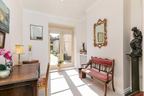 12 Milesdown Place, Winchester, SO23 0AG